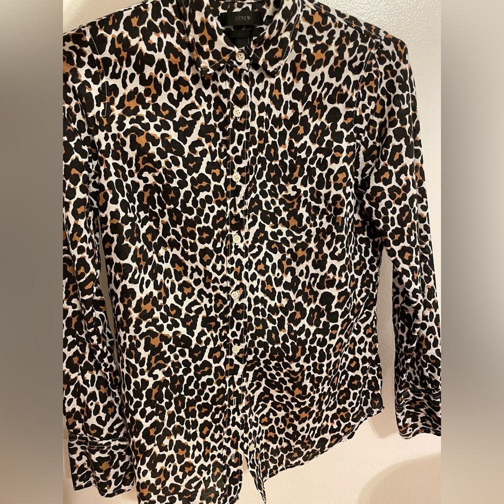 J. Crew linen blend leopard print blouse. Size 00.
